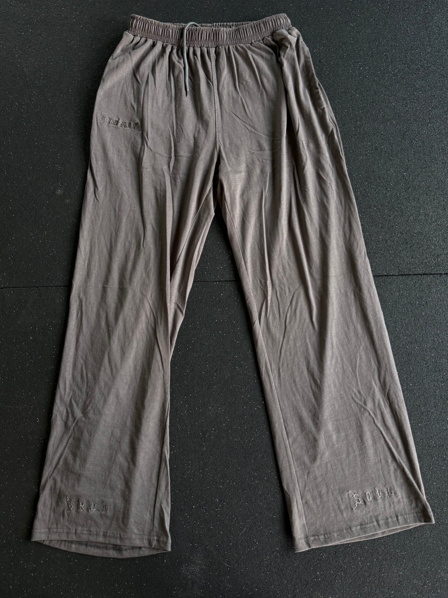 GREY IRON SOUL SWEATS (THIN)