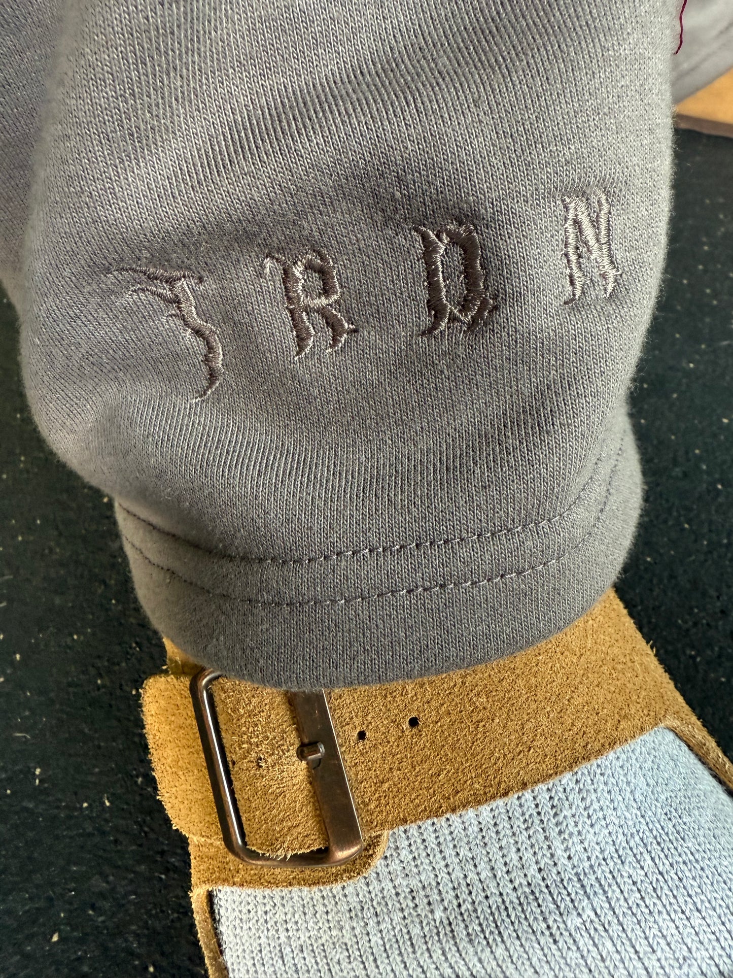 GREY IRON SOUL SWEATS